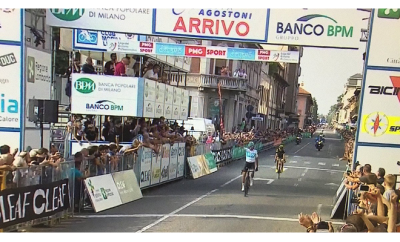 La Vuelta 2018 è di Simon Yates