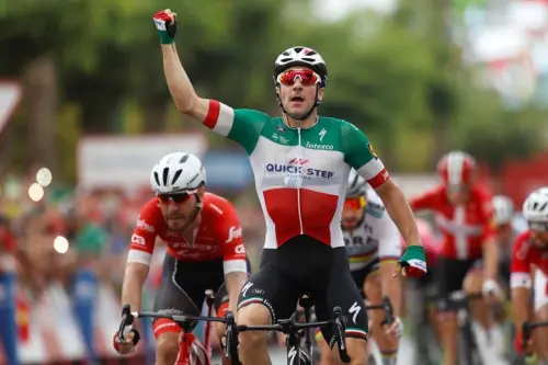 Vuelta a España 2018, la prima volata è di Viviani