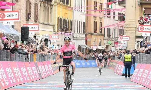 Giro d'Italia 2018, chi fermerà Simon Yates?