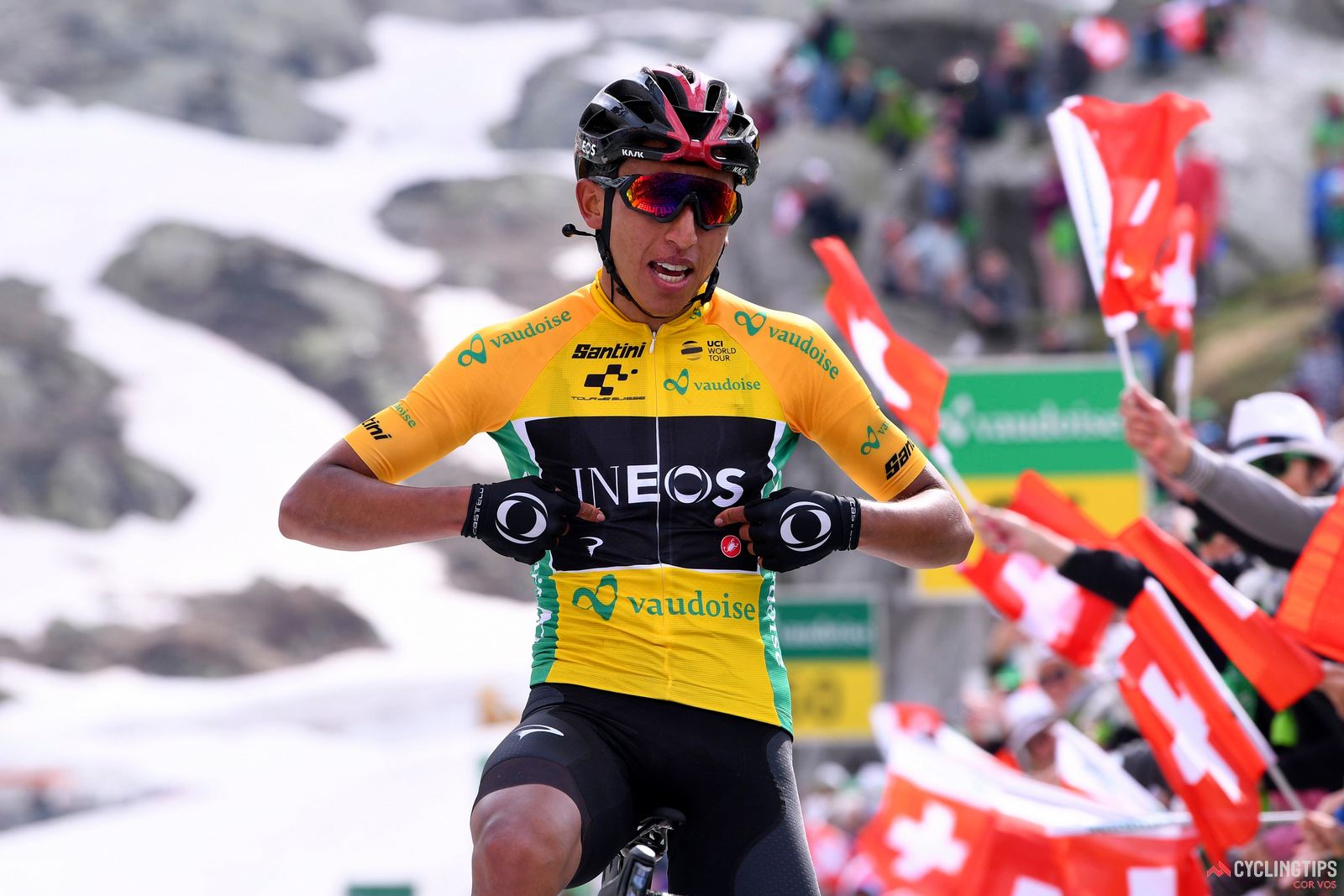 Tour de France 2019: Egan Bernal diventa maglia gialla nella tappa più contestata dell'anno
