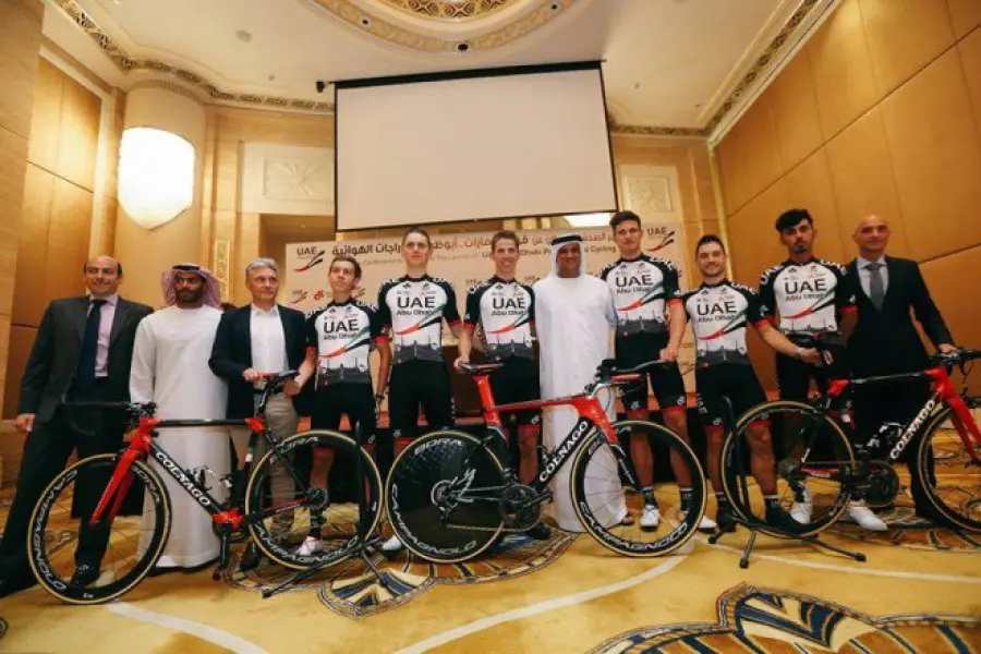 UAE Abu Dhabi, svelate maglie e bici